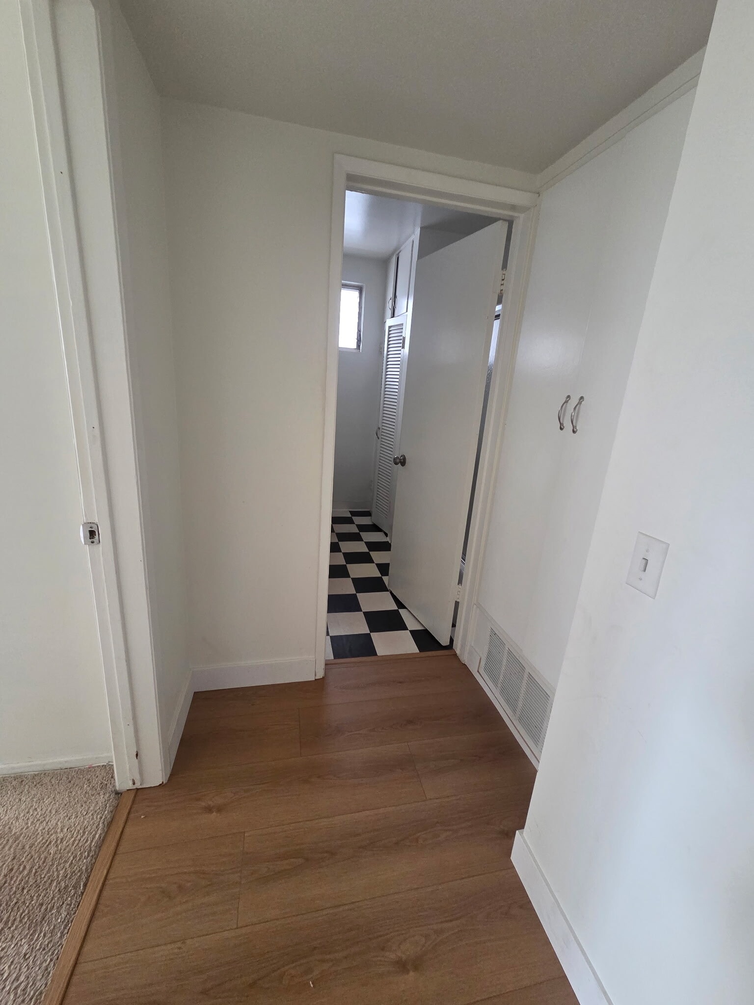 Building Photo - 3834 Mentone Ave