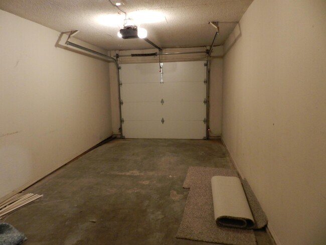 Building Photo - 4812 NW Motif Manor Blvd