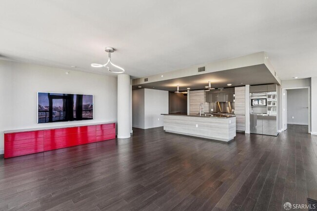 Building Photo - 708 Long Bridge St