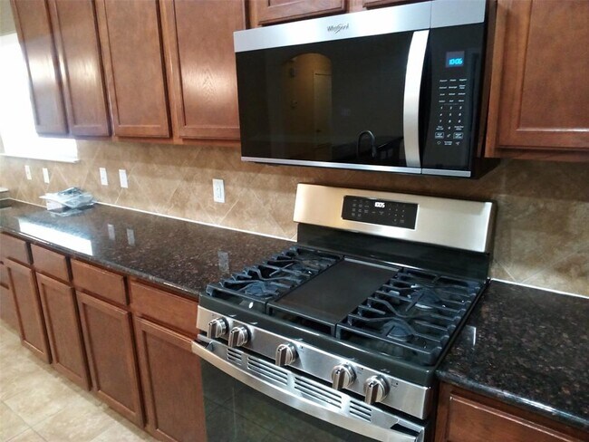 Building Photo - 2024 Pecan Valley
