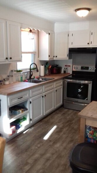 Building Photo - 27 Trout Brook Rd