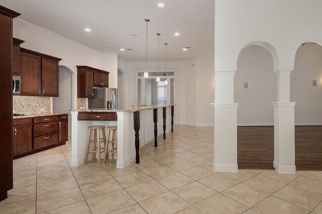 Building Photo - 46 Caprice Bend Pl