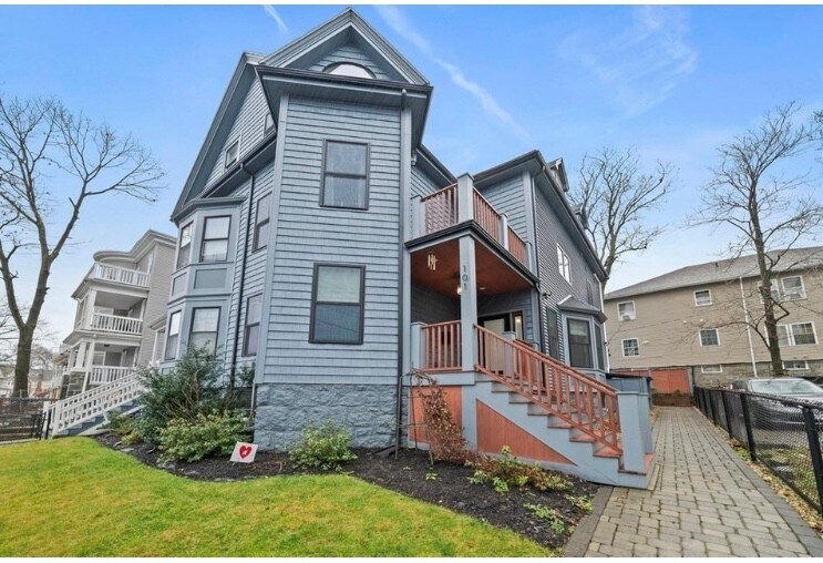 Primary Photo - 101 Rosseter St