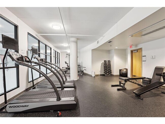 Building Photo - 401 N 2nd St