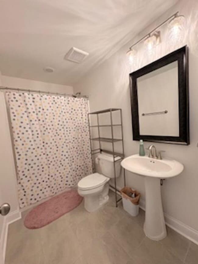 Building Photo - Available May!