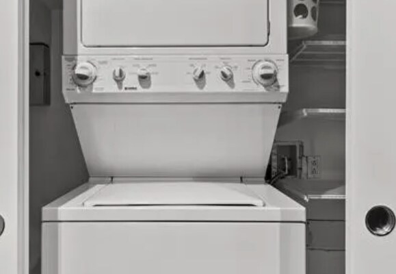 Building Photo - 4067 Beltway-377.109