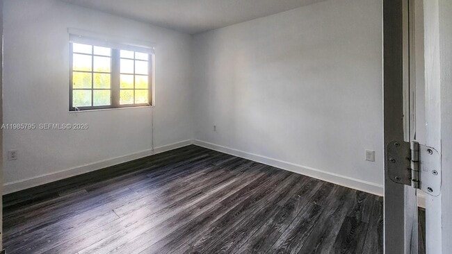 Building Photo - 470 NE 194th Terrace