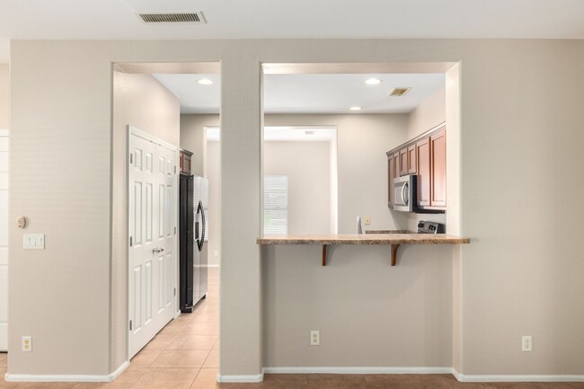 Building Photo - Check out this 3 bed/2 bath LARGE CORNER LOT!