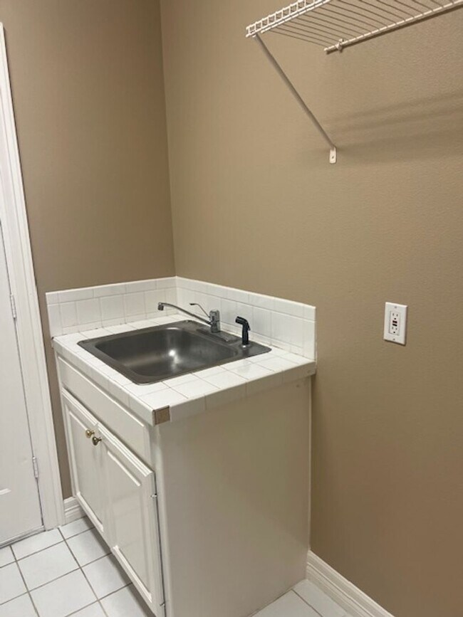 Building Photo - 3 Bedroom 3 Bathroom Berry Creek Home
