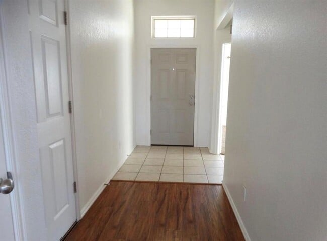 Building Photo - 3416 Chester Terrace