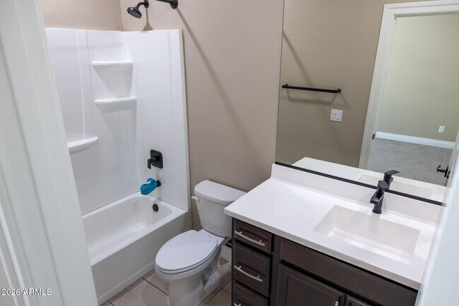 Building Photo - 2462 E Lovebird Ln