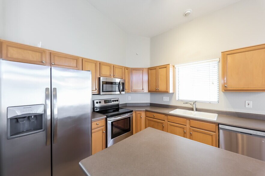 Building Photo - 13426 W Crocus Dr