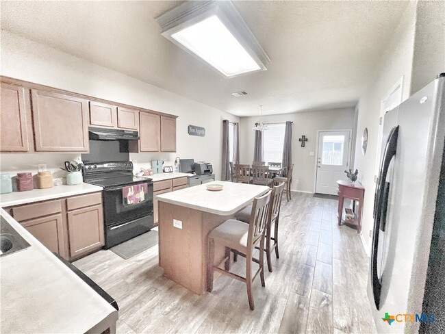 Building Photo - 2111 Dodge Dr