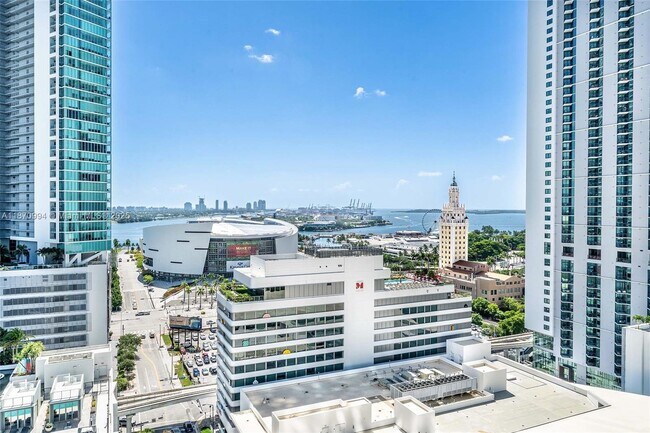 Building Photo - 851 NE 1st Ave