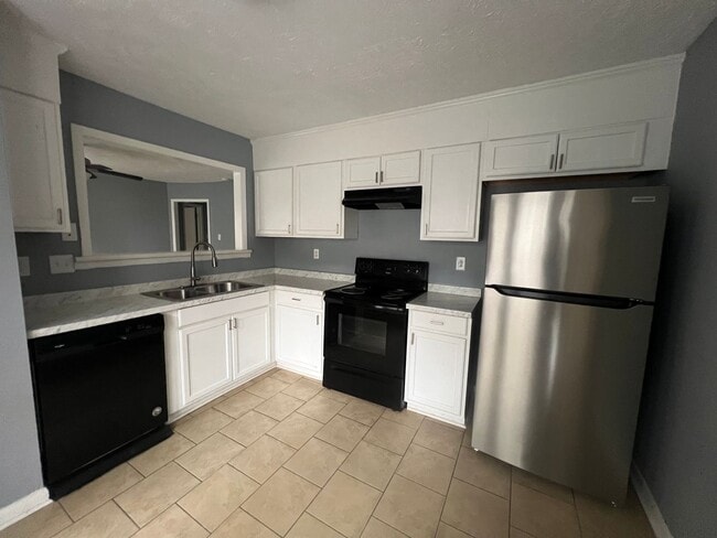 Building Photo - RENTAL HOME 3BD/2BTH