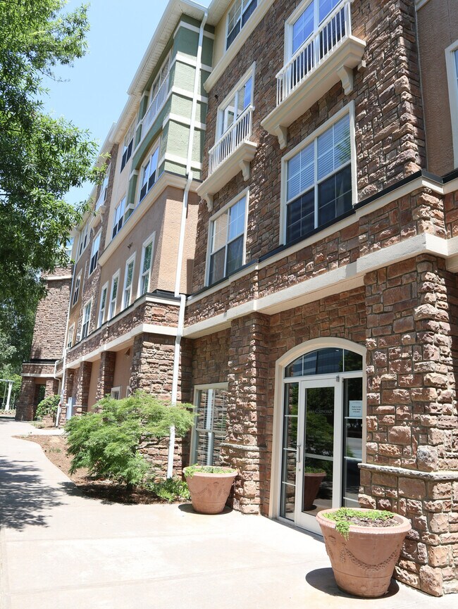 Club House and Management Office - 10 Perimeter Summit Blvd NE