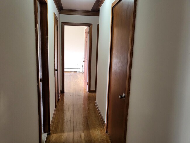 Building Photo - 38 Hillside Ave