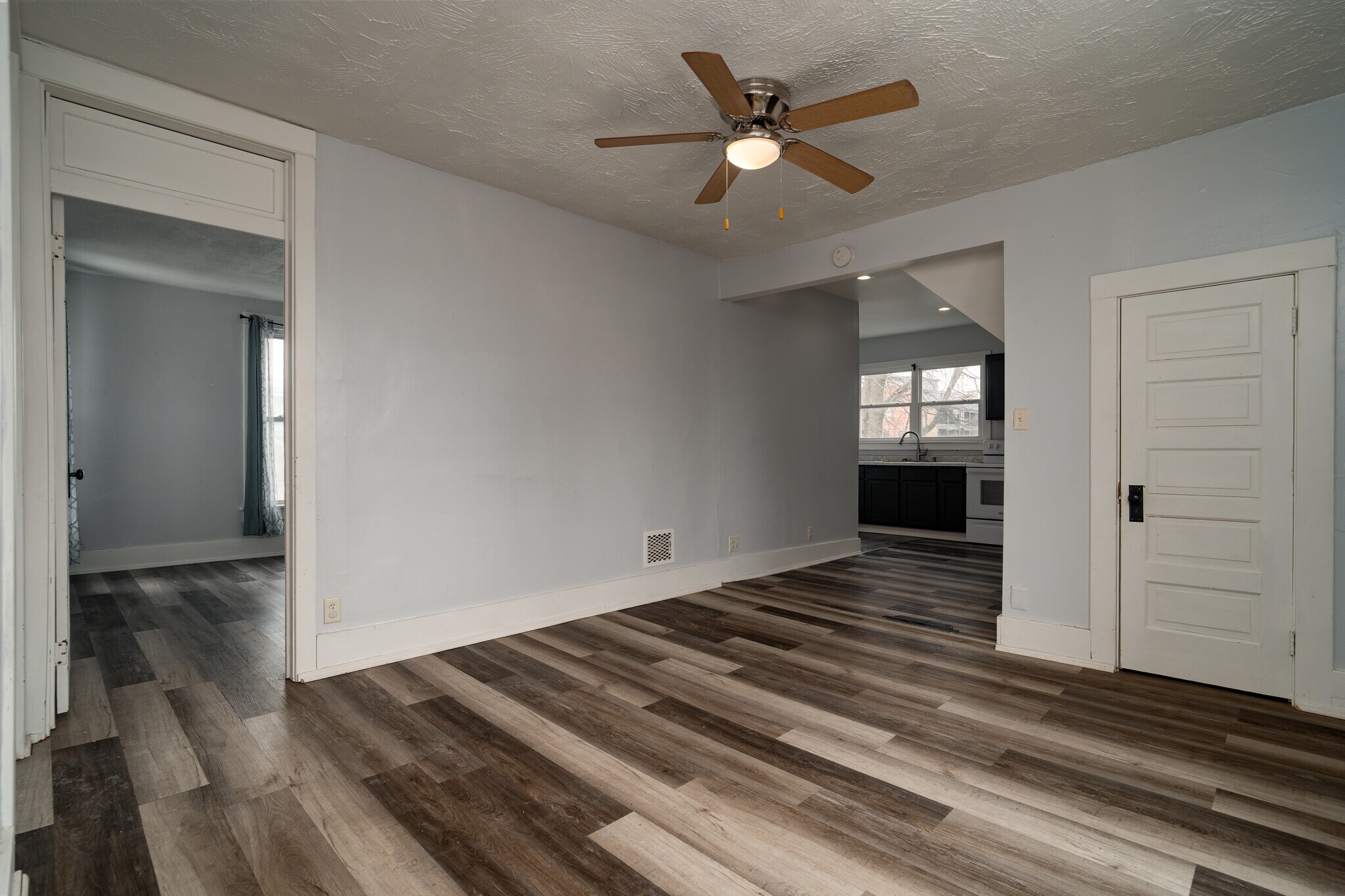 Building Photo - 328 Clinton St