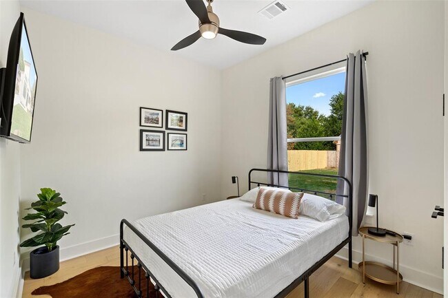 Building Photo - 2211 White Dove Pass