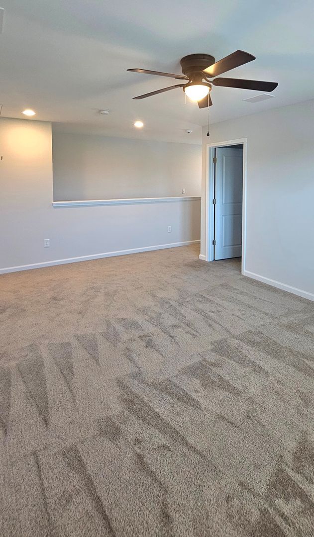 Building Photo - Live where charm meets convenience-Glenmoo...