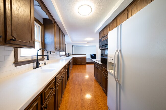 Building Photo - 4517 W 113th St