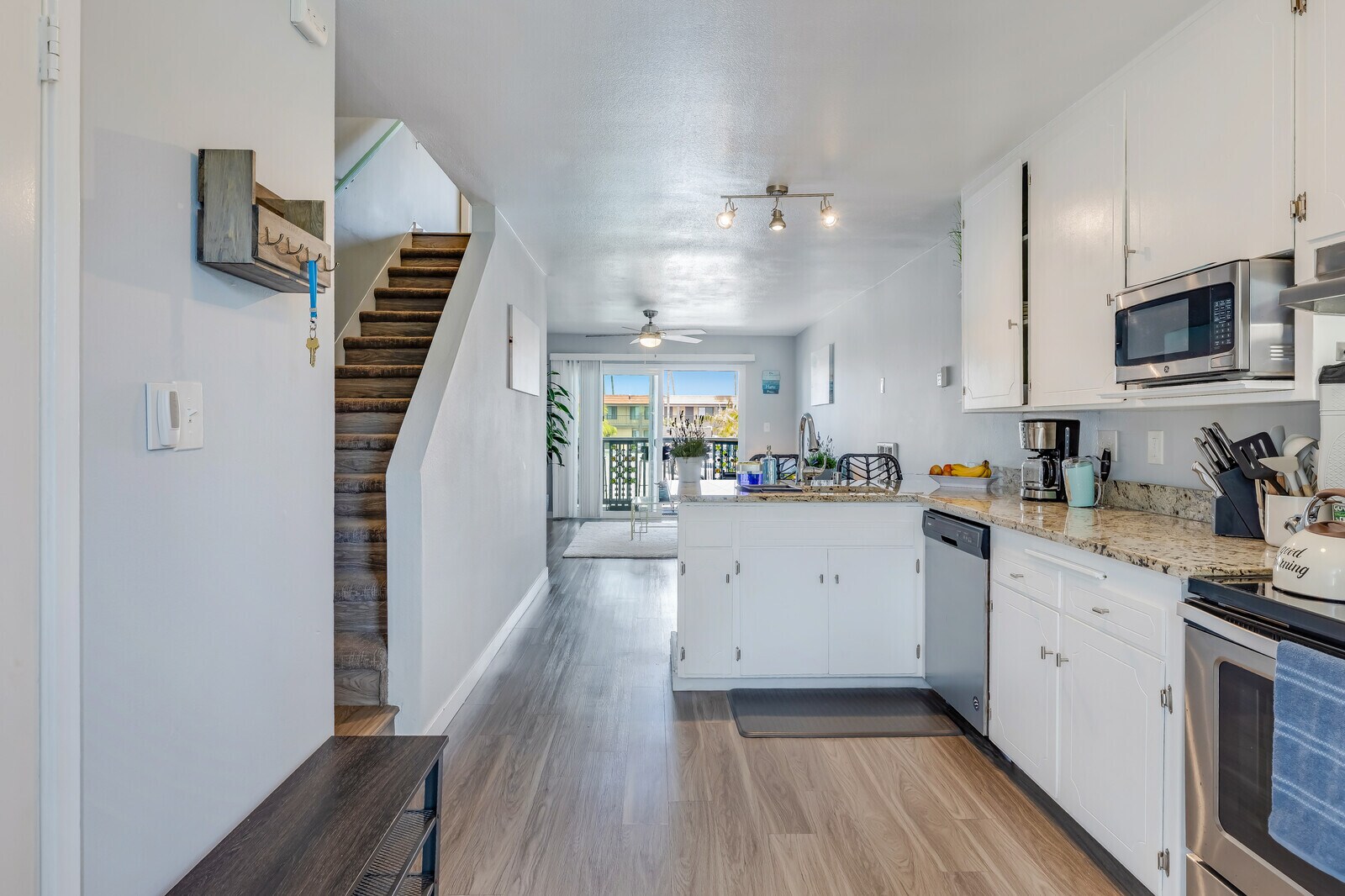 Building Photo - 1111 Seacoast Dr