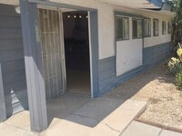 Building Photo - 104-106 1/2 Fishering Dr