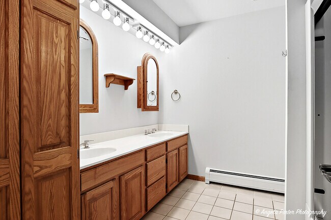 Building Photo - 22806 W Loon Lake Blvd