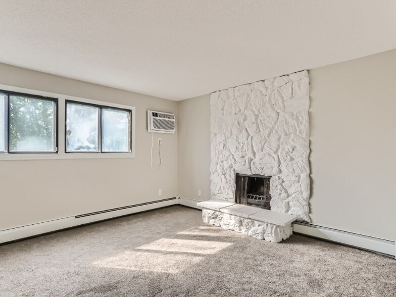 Building Photo - 7236 72nd Ln N
