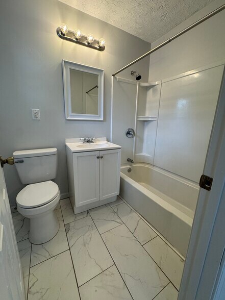 Building Photo - 2257 3rd St