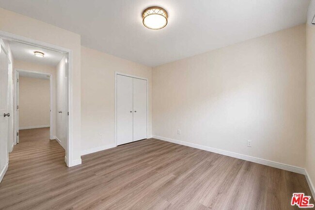 Building Photo - 138 N Hamel Dr