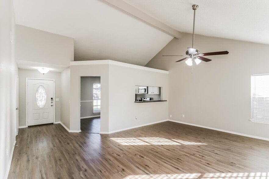 Building Photo - 19514 Glenway Falls Dr