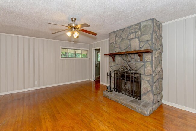 Building Photo - 3105 Pelzer Ave