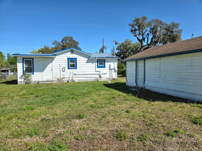 Building Photo - 3 Bedroom Home