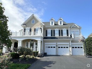 Building Photo - Broadlands 7 Bedroom 7.5 Bath 3 Car Garage...