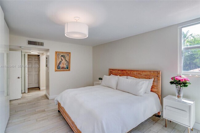 Building Photo - 55 Ocean Ln Dr