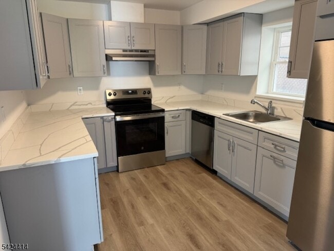 Building Photo - 237 Main St