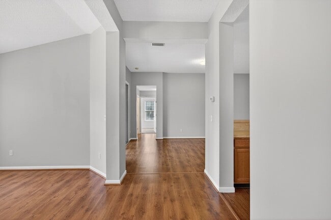 Building Photo - Eagle Harbor Townhome