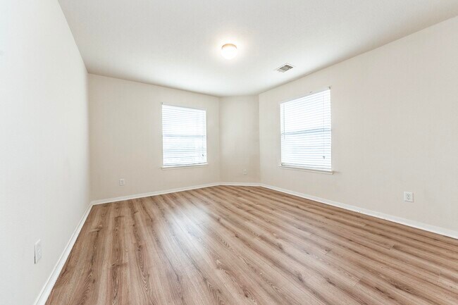 Building Photo - 913 Boxelder Pointe