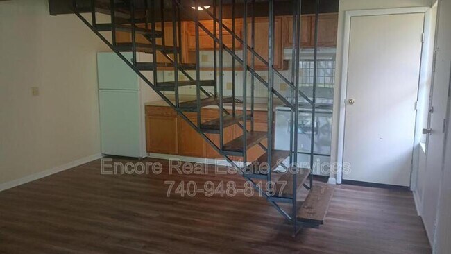 Building Photo - 1241 Nadine Dr