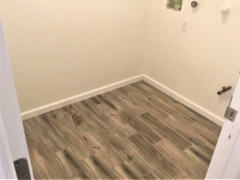 Building Photo - 10244 Shawna St NW