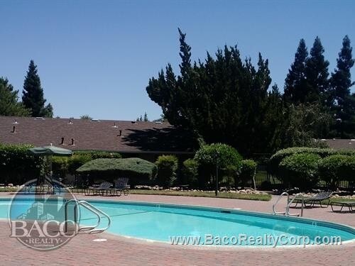 Building Photo - Villa East Apartments