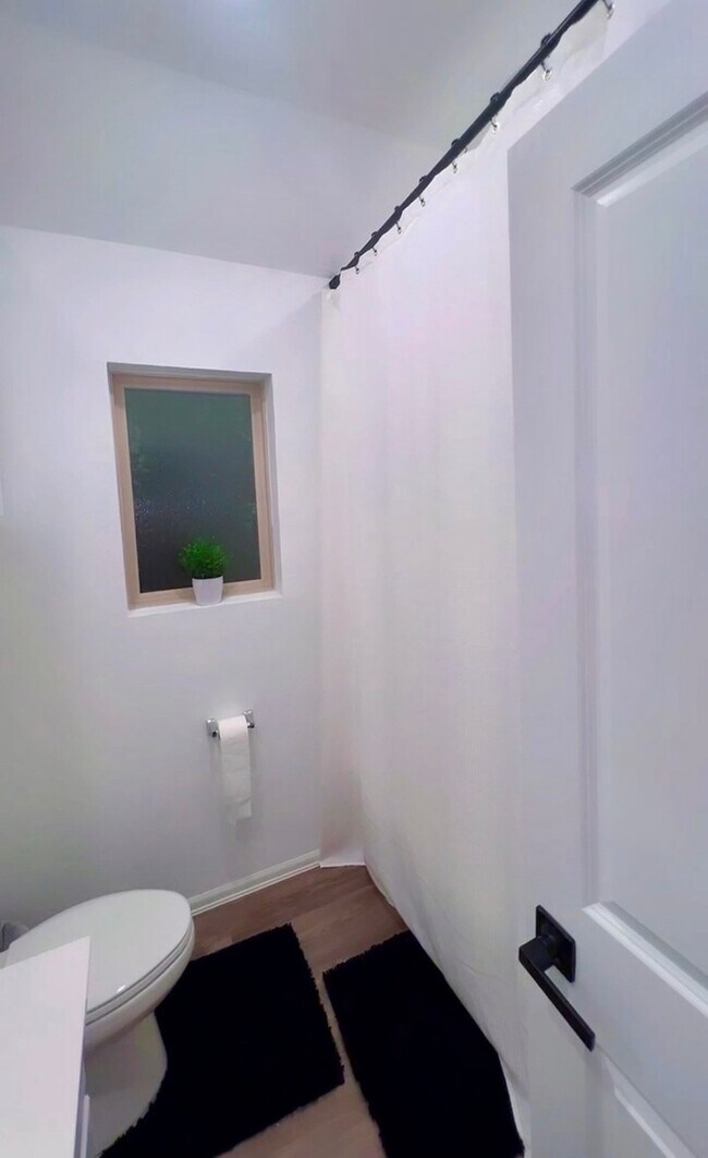 Building Photo - 3618 Oakvale Dr