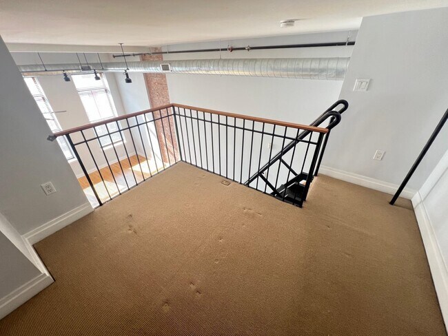 Building Photo - 338 Grove St