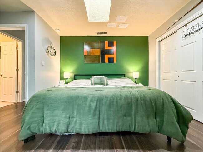 Building Photo - 521 Camino Solano
