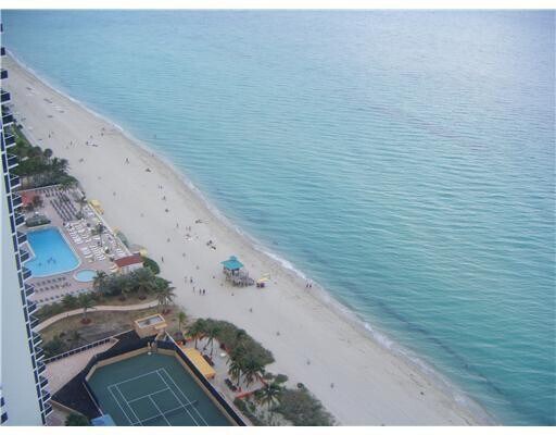 Building Photo - 19111 Collins Ave