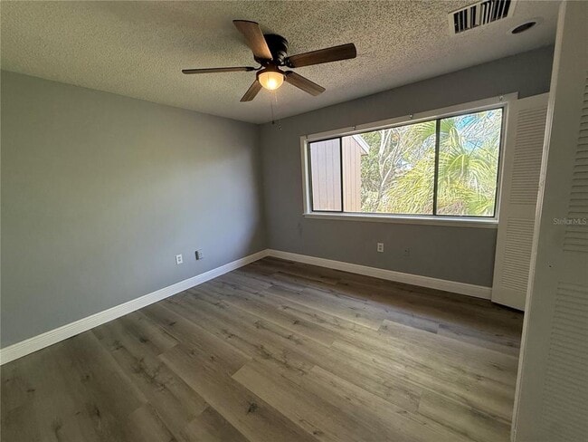 Building Photo - 5055 Eaglesmere Dr