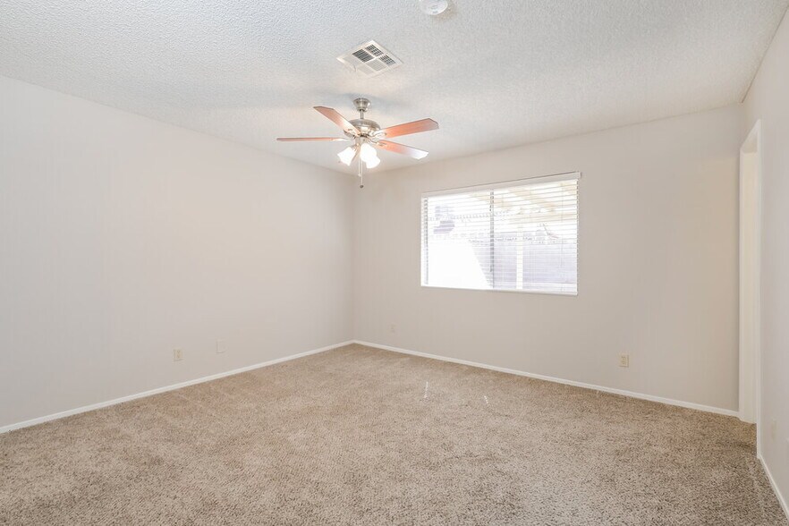 Building Photo - 123 Hexham Dr