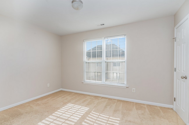 Building Photo - **Available in March!** 3 Level Townhome with Garage in Brier Creek