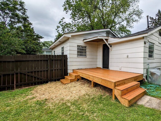 Building Photo - 520 48th St S